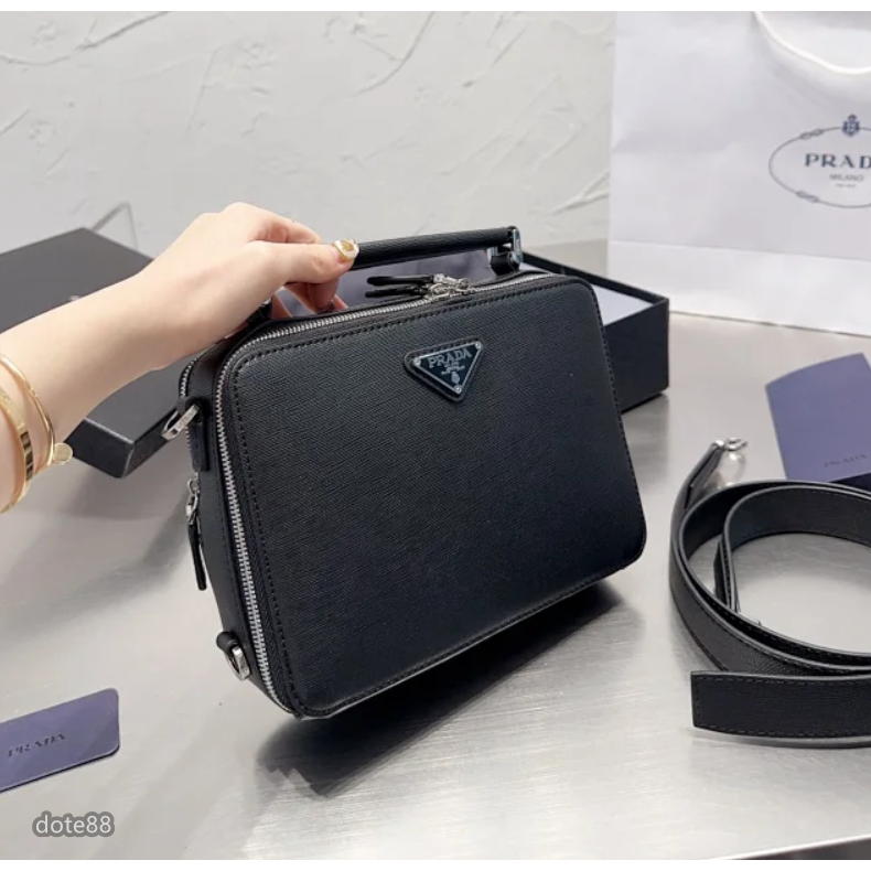 【Prada】普拉達男女同款2023年新款相機包手提小方盒包年輕時尚單肩斜挎手機包送禮物耐磨耐髒多功能簡便實用出門必備-細節圖2