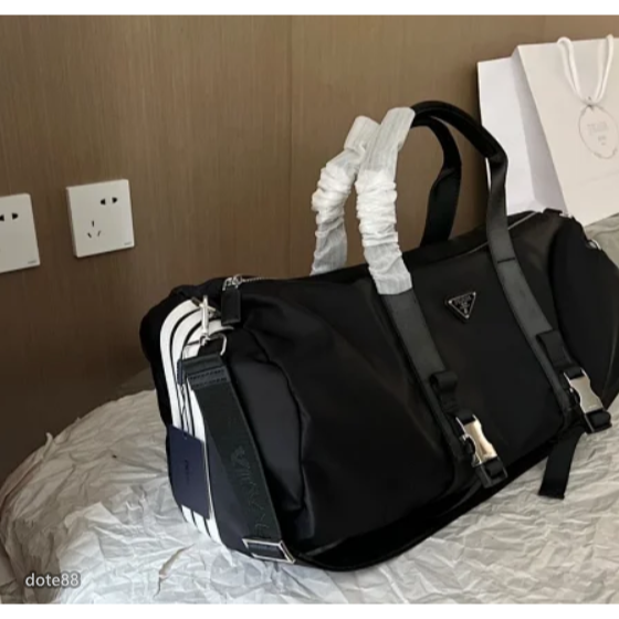 【Prada × Adidas】普拉達和阿迪達斯聯名款男女通用手提商務行李包旅遊包運動健身包耐磨耐髒多功能大容量多隔層-細節圖4