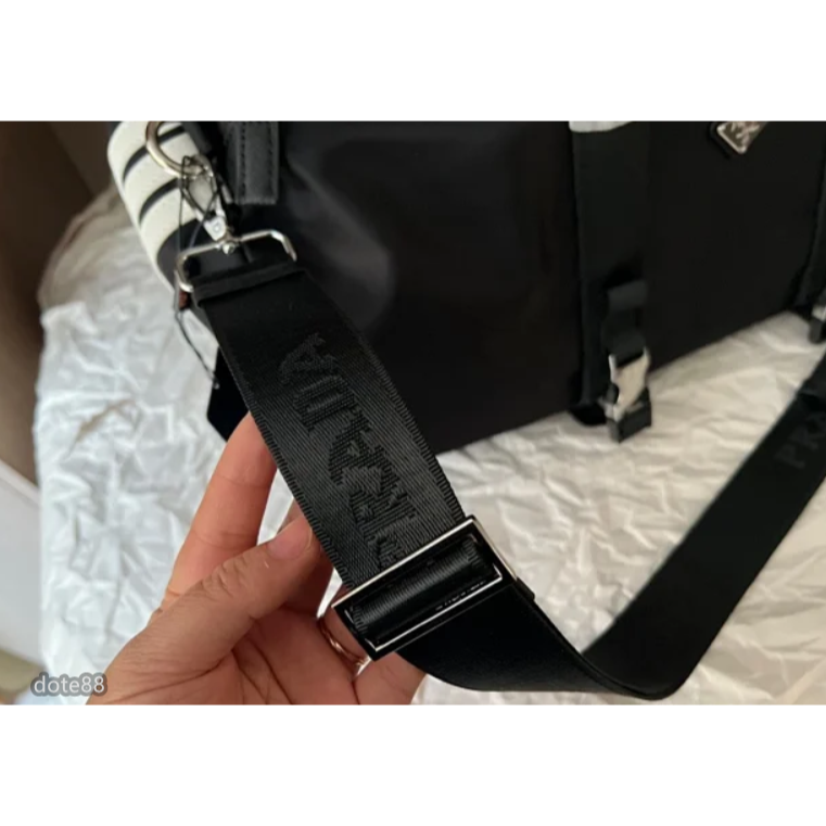 【Prada × Adidas】普拉達和阿迪達斯聯名款男女通用手提商務行李包旅遊包運動健身包耐磨耐髒多功能大容量多隔層-細節圖6