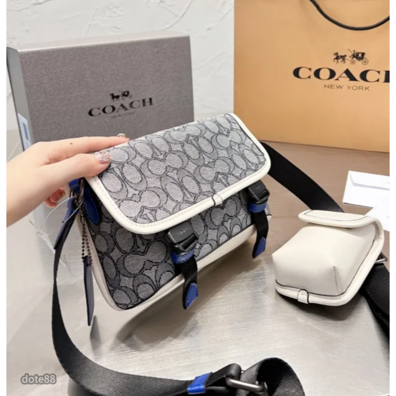 【coach】蔻馳男士女士經典馬蹄印花多配色翻蓋雙卡扣斜挎包單肩包郵差包相機包經典印花大容量輕便實用出門必備送男友禮物-細節圖8