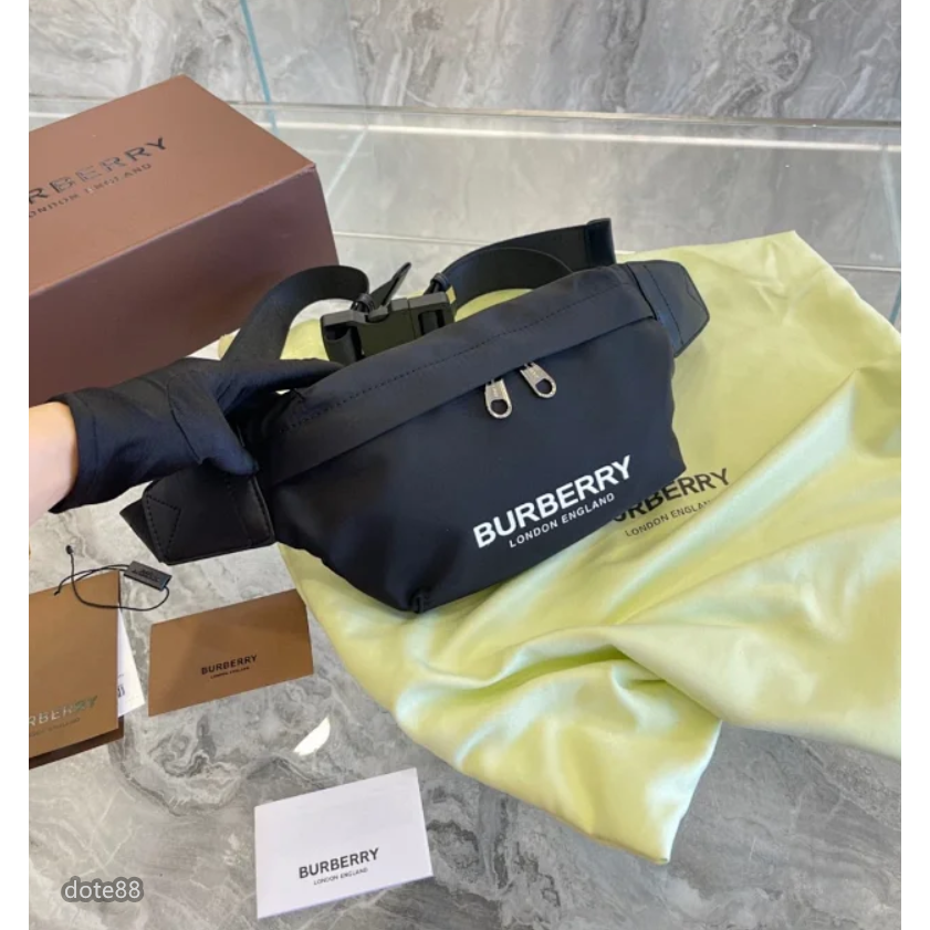 【Burberry】巴寶莉2022新款男士黑色徽標印花尼龍腰包胸包斜挎包手機包休閒男士斜挎包休閒運動逛街生日情人節禮物-細節圖3