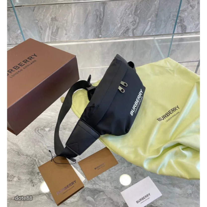 【Burberry】巴寶莉2022新款男士黑色徽標印花尼龍腰包胸包斜挎包手機包休閒男士斜挎包休閒運動逛街生日情人節禮物-細節圖5