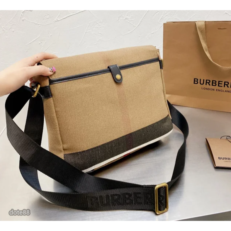 【Burberry】巴寶莉女包男包黃麻帆布拼色格紋翻蓋搭扣郵差包信使包單肩包斜挎包可調節肩帶休閒運動逛街生日情人節禮物-細節圖6