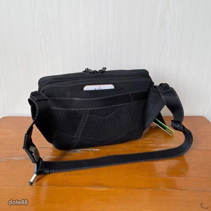 【TUMI】途米男士單肩包胸包腰包手機包斜挎包電競包尼龍材質拉鍊口袋多功能可調節肩帶大容量簡便實用生日禮物輕便出門必備-細節圖3