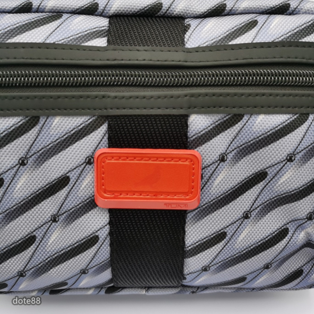 【TUMI】途米男士女士情侶款單肩包胸包腰包手機包相機包斜挎包尼龍材質拉鍊口袋多功能可調節肩帶大容量簡便實用生日禮物-細節圖9