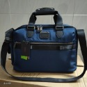 【TUMI】途米黑色藍色手提包旅行包戶外包健身包背部拉桿套尼龍材質耐磨防水多隔層多功能多口袋可調節拆卸肩帶容量大-規格圖5
