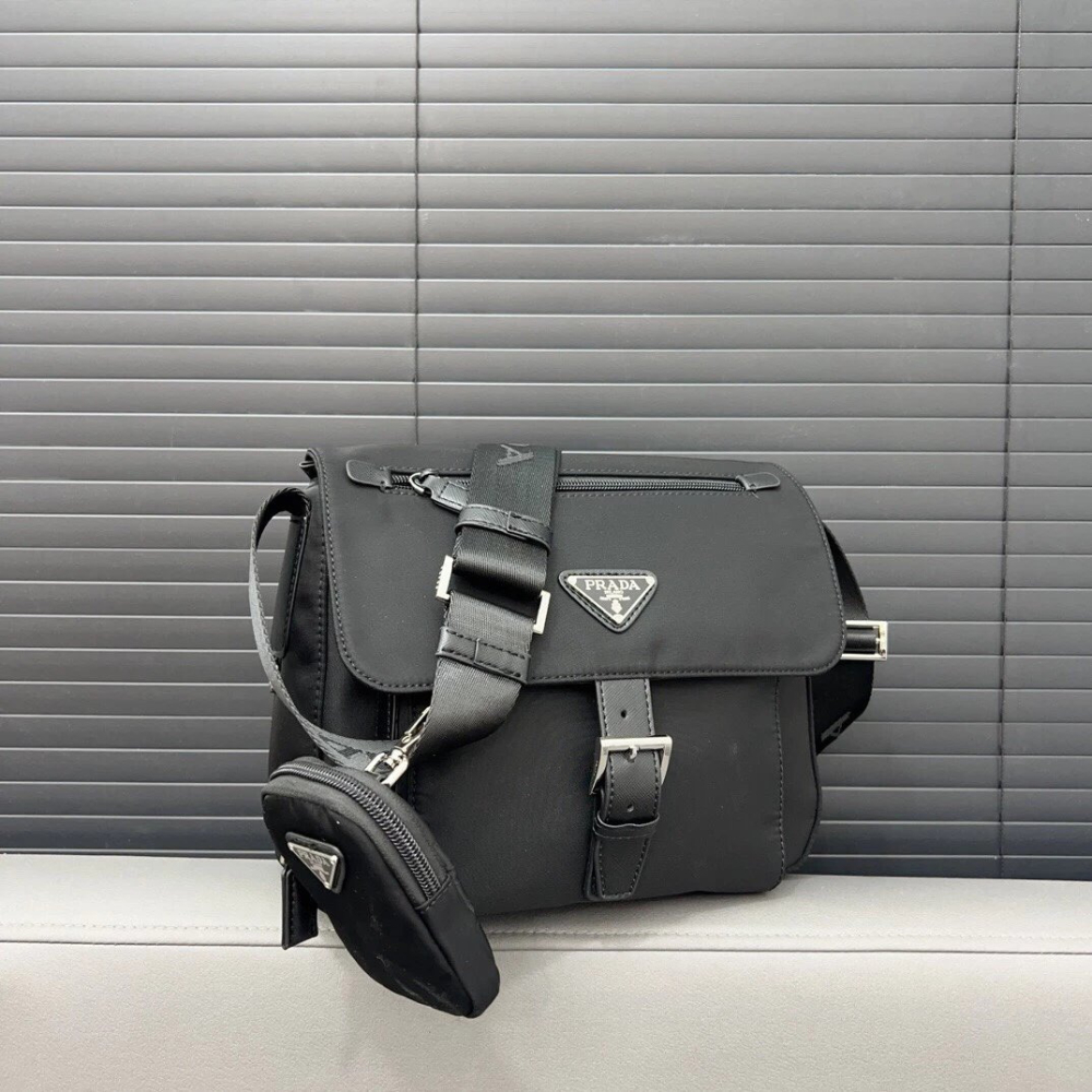 PRADA普拉達包包 尼龍布三合一三角標斜背包 翻蓋包 郵差包 男生包包 通勤百搭休閒包 子母包 大容量小方包-細節圖3