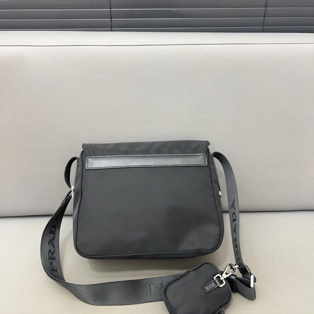 PRADA普拉達包包 尼龍布三合一三角標斜背包 翻蓋包 郵差包 男生包包 通勤百搭休閒包 子母包 大容量小方包-細節圖4