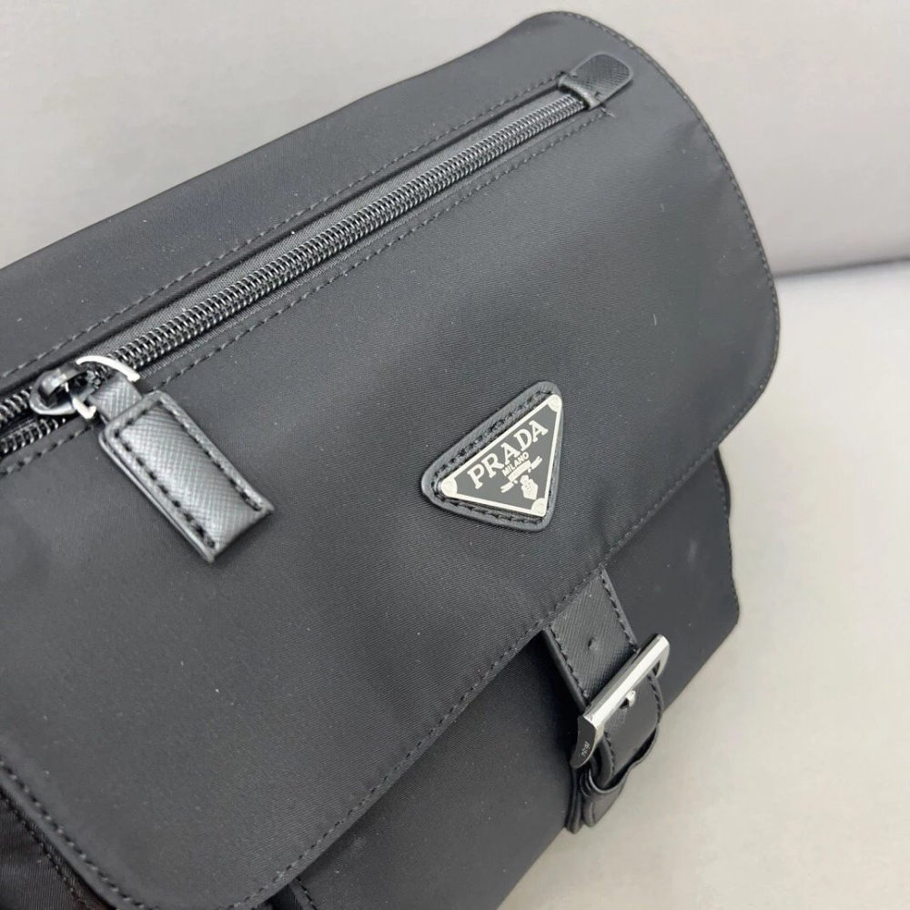 PRADA普拉達包包 尼龍布三合一三角標斜背包 翻蓋包 郵差包 男生包包 通勤百搭休閒包 子母包 大容量小方包-細節圖5