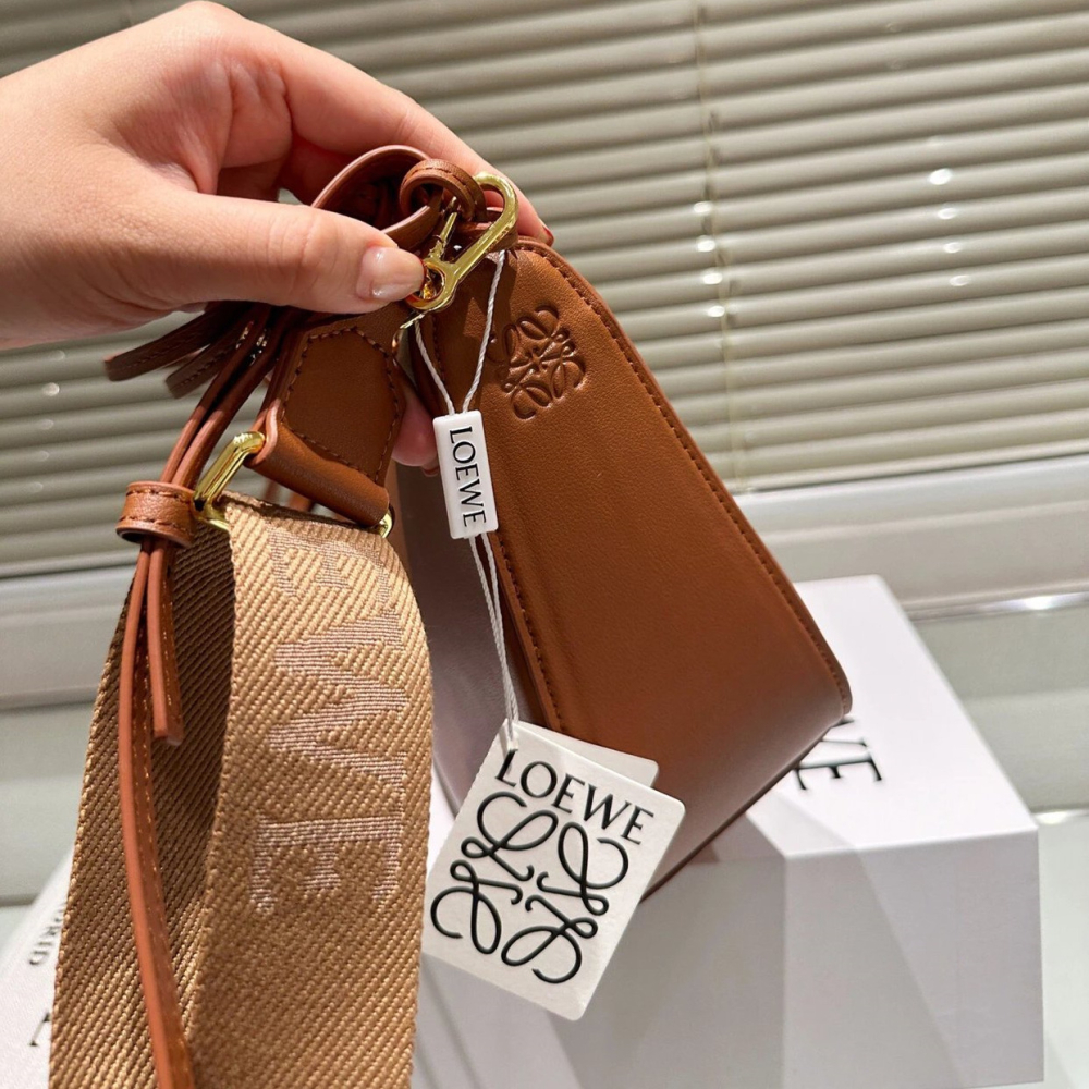 Loewe羅意威包包 Hammock Hobo loewe吊床包 時尚通勤女包 腋下包 棕色真皮包包 斜背包 手提袋 牛-細節圖6