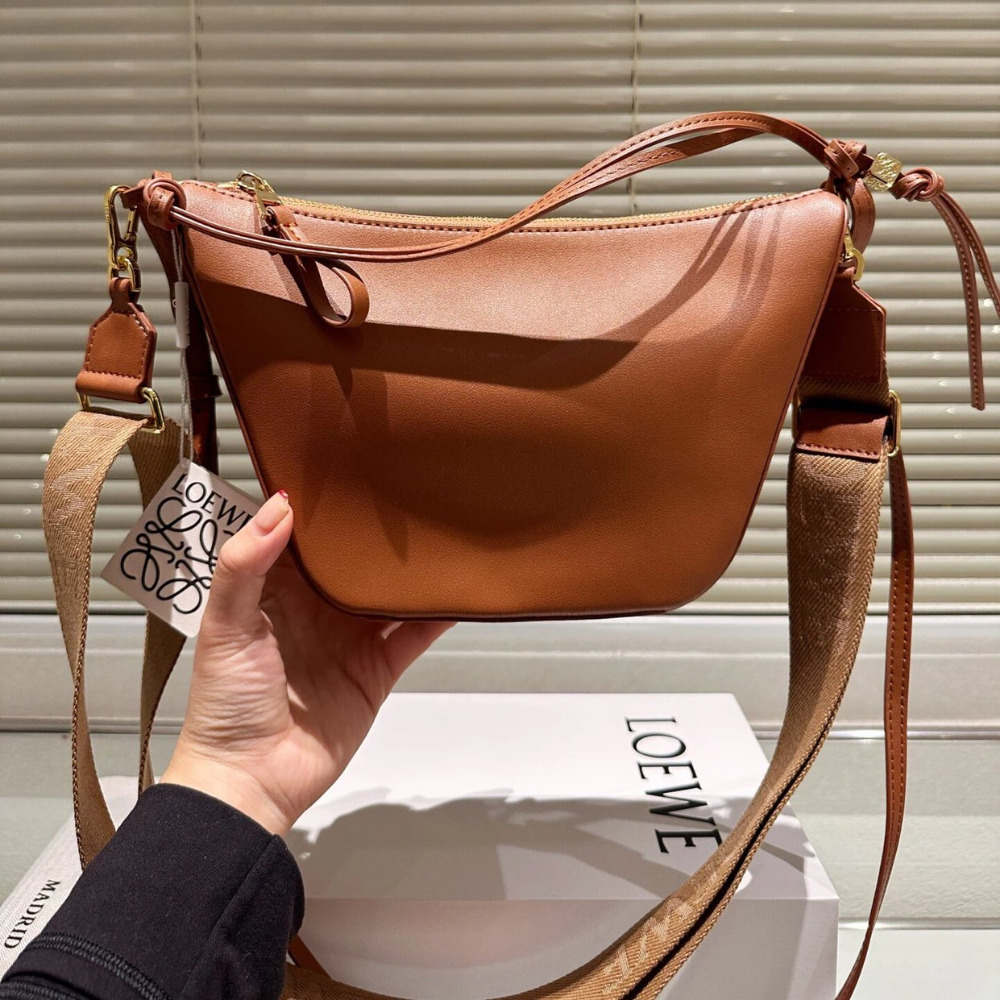 Loewe羅意威包包 Hammock Hobo loewe吊床包 時尚通勤女包 腋下包 棕色真皮包包 斜背包 手提袋 牛-規格圖9