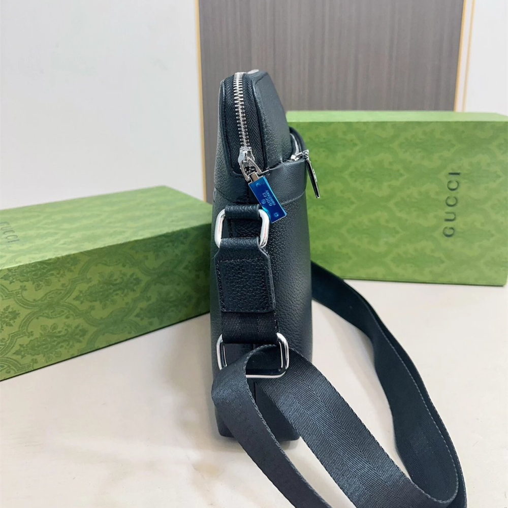 GUCCI包包 男生斜背包 古馳背包 郵差包 黑色荔枝紋牛皮包包 真皮背包 男士背包 大容量小方包 休閒包 旅行包 商務-細節圖7