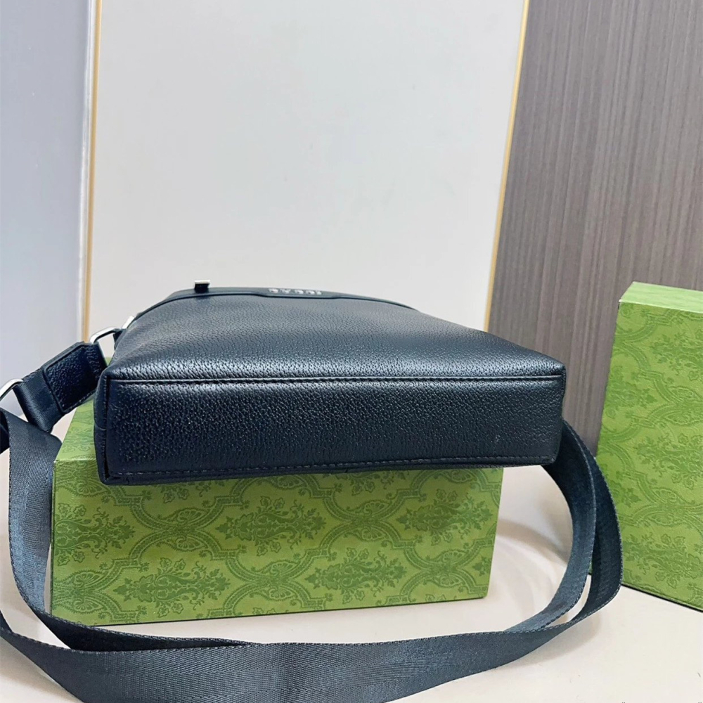 GUCCI包包 男生斜背包 古馳背包 郵差包 黑色荔枝紋牛皮包包 真皮背包 男士背包 大容量小方包 休閒包 旅行包 商務-細節圖8