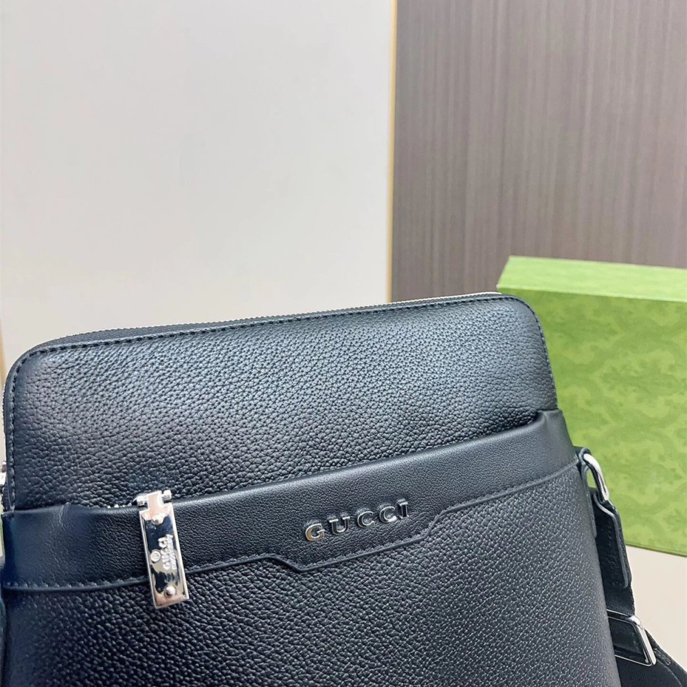 GUCCI包包 男生斜背包 古馳背包 郵差包 黑色荔枝紋牛皮包包 真皮背包 男士背包 大容量小方包 休閒包 旅行包 商務-細節圖9