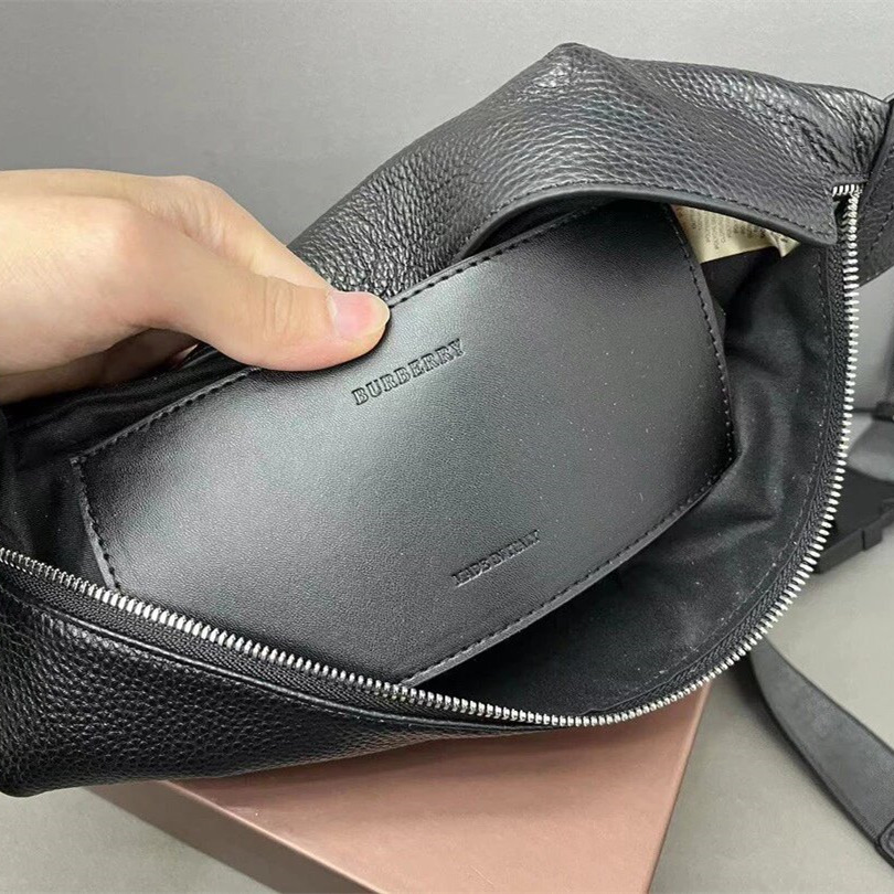 Burberry戰馬胸包 巴寶莉包包 男生胸包 男女通用款腰包 黑色牛皮背包 大容量斜背包 側背包 時尚通勤小背包 男包-細節圖4