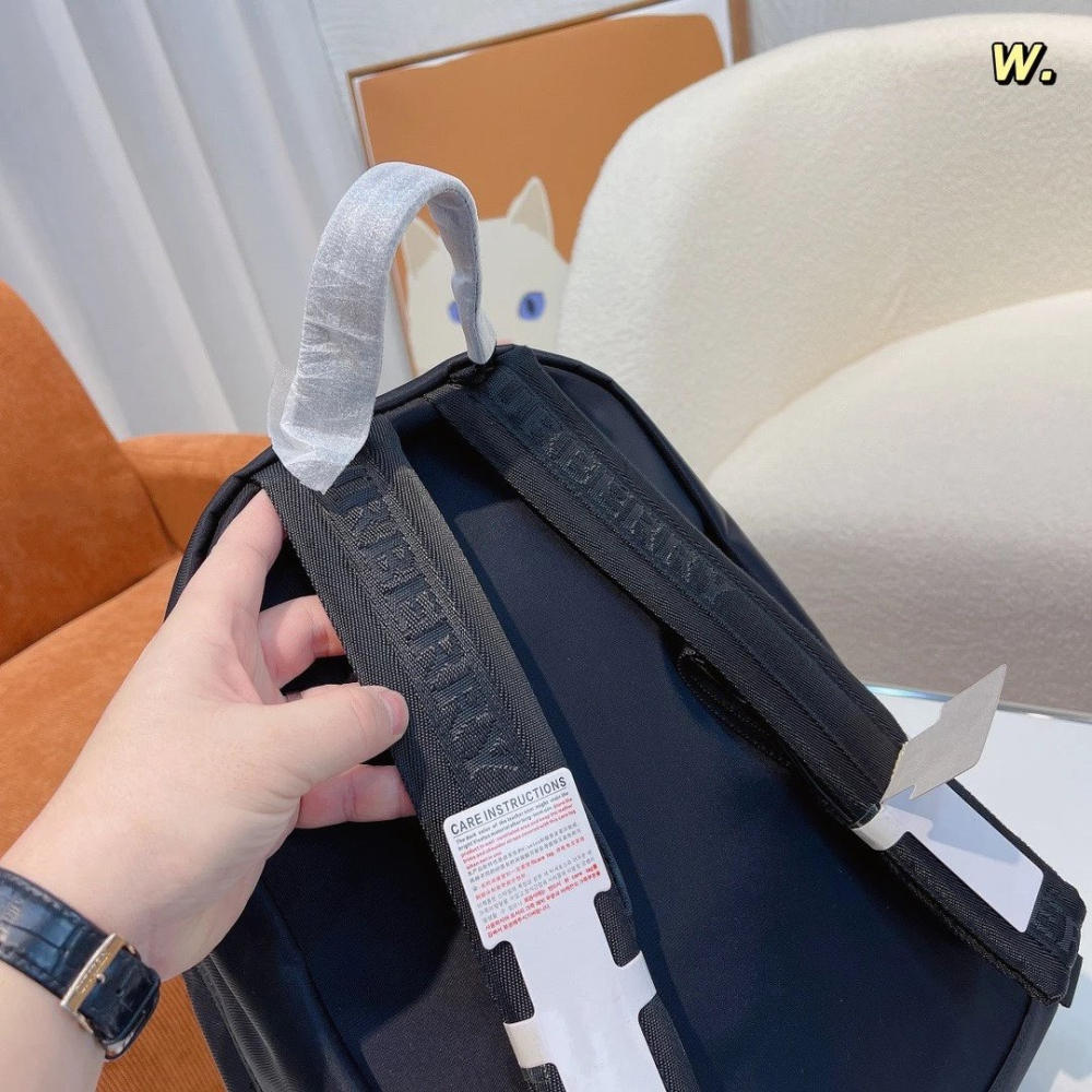 Burberry戰馬雙肩包 TheRucksack軍旅背包 男生雙肩後背包 女生背包 大容量雙肩筆電背包 手提袋 休閒包-細節圖4