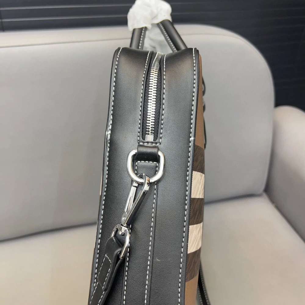 Burberry戰馬公事包 巴寶莉包包 男生斜背包 單肩包 側背包 手提袋 多隔層多功能背包 經典格子電腦包 筆電背包-細節圖6
