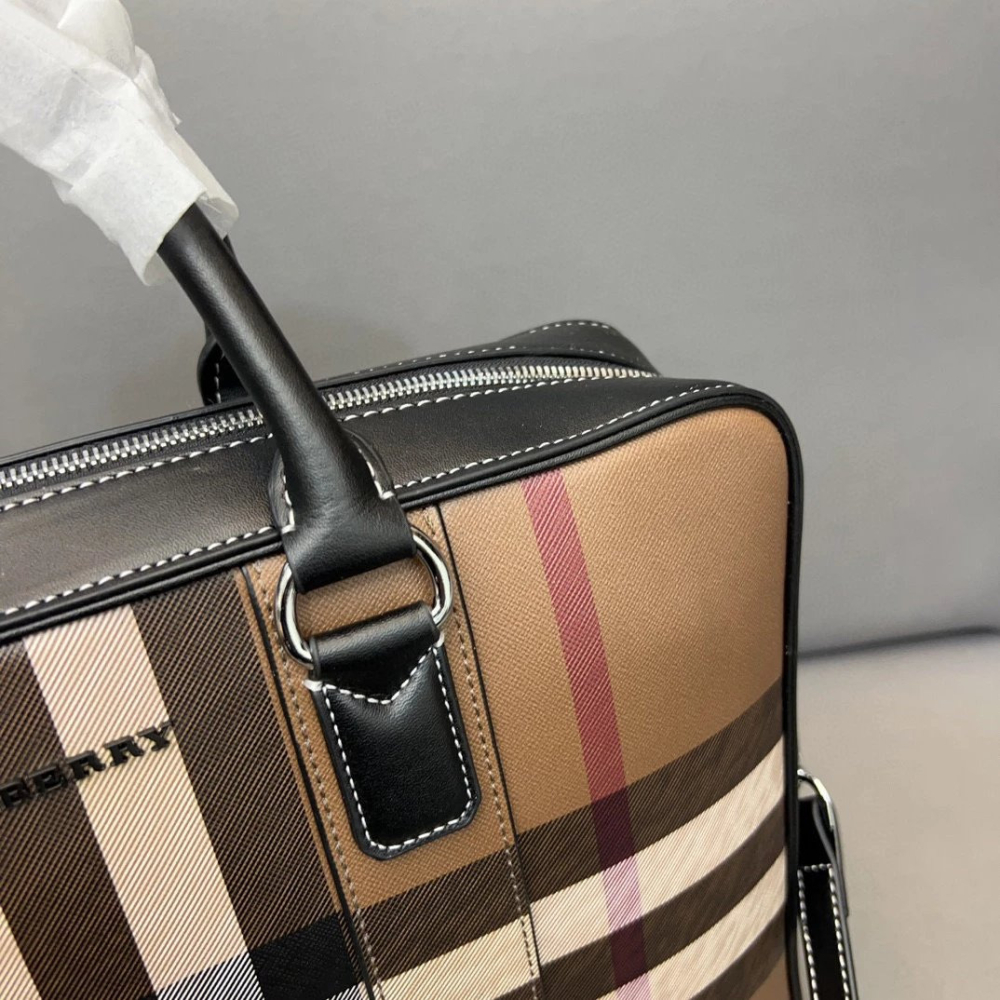 Burberry戰馬公事包 巴寶莉包包 男生斜背包 單肩包 側背包 手提袋 多隔層多功能背包 經典格子電腦包 筆電背包-細節圖7