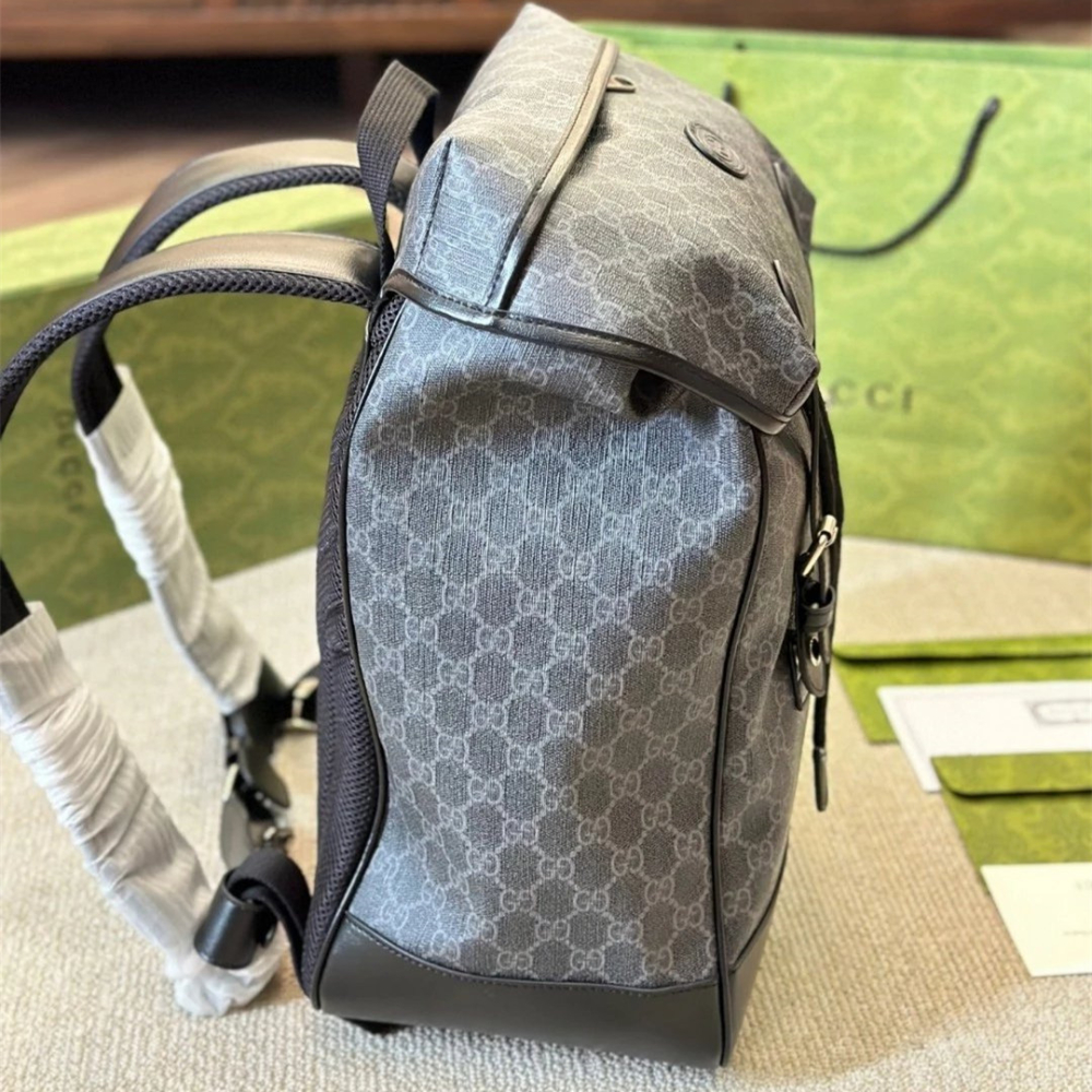 Gucci古馳雙肩包 男生背包 大容量旅行包 翻蓋抽繩包 書包 電腦包 防潑水雙肩筆電背包 休閒包 運動包 經典印花包-細節圖5