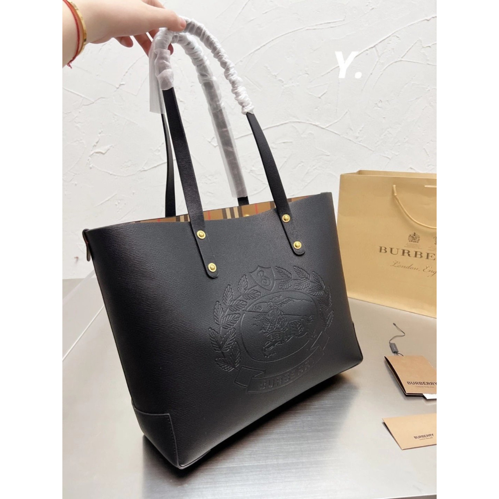 Burberry戰馬包包 巴寶莉托特包 女生包包 黑色白色皮質背包 真皮女包 大容量托特包 大方包 購物袋 單肩包 側背-細節圖4