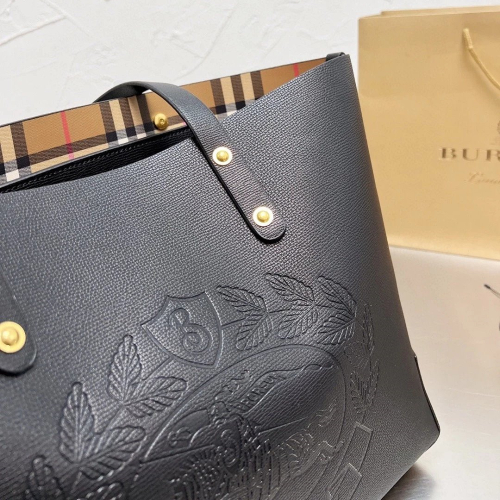 Burberry戰馬包包 巴寶莉托特包 女生包包 黑色白色皮質背包 真皮女包 大容量托特包 大方包 購物袋 單肩包 側背-細節圖7