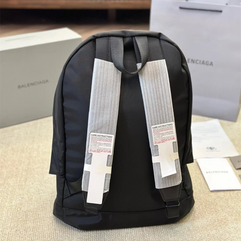 Balenciaga巴黎世家雙肩包 EXPLORER雙肩後背包 男女通用背包 尼龍布大容量旅行包 刺繡徽標字母包 休閒運-細節圖4