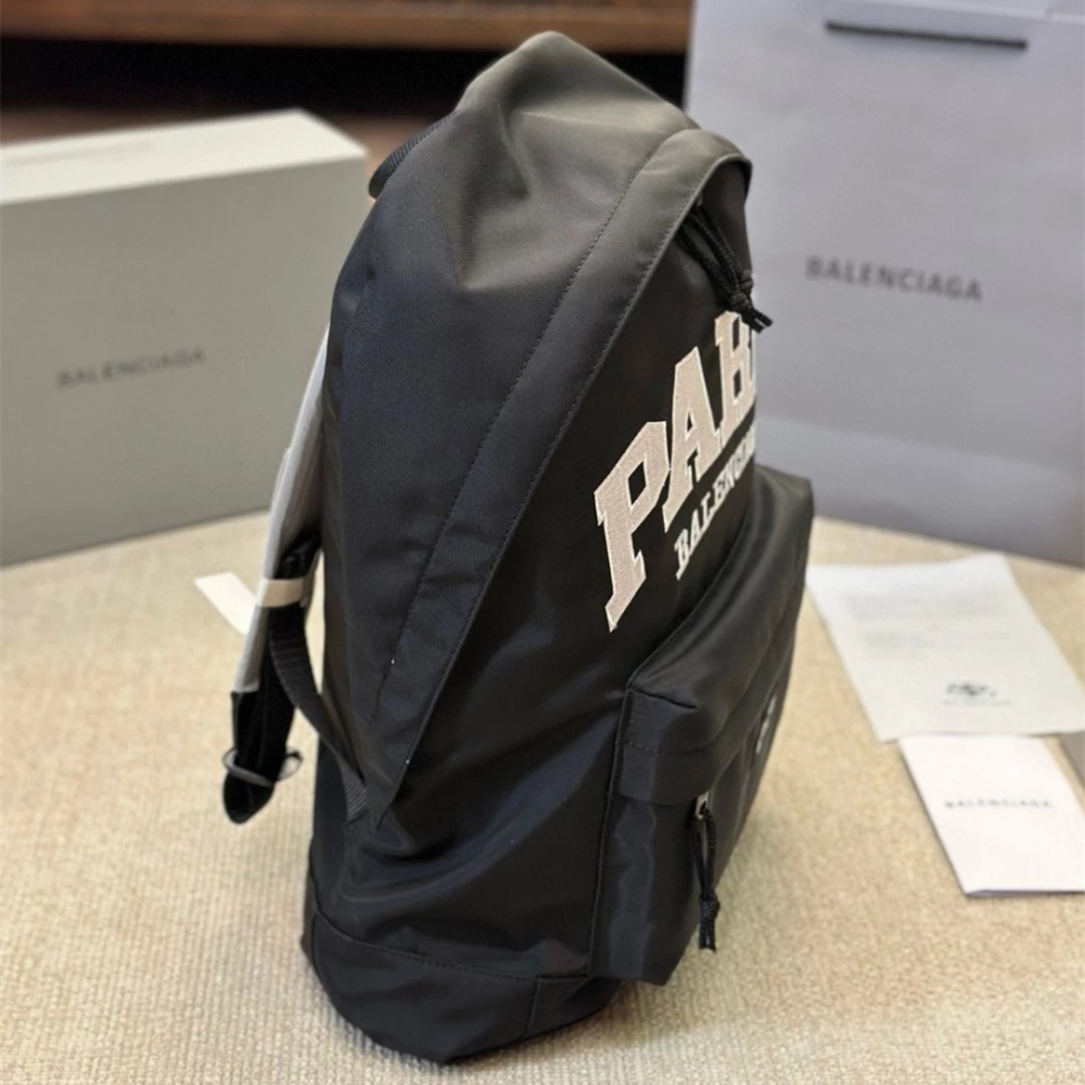 Balenciaga巴黎世家雙肩包 EXPLORER雙肩後背包 男女通用背包 尼龍布大容量旅行包 刺繡徽標字母包 休閒運-細節圖5