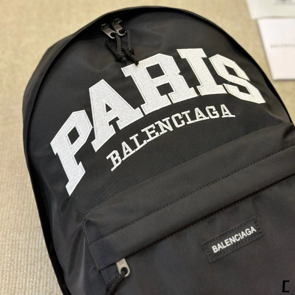 Balenciaga巴黎世家雙肩包 EXPLORER雙肩後背包 男女通用背包 尼龍布大容量旅行包 刺繡徽標字母包 休閒運-細節圖7