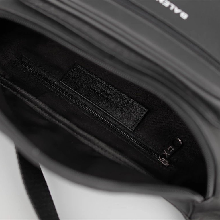 Balenciaga背包 巴黎世家胸包 男女通用胸包 字母包 黑色真皮皮質背包 牛皮腰包 時尚休閒包 運動包 男生胸包-細節圖8