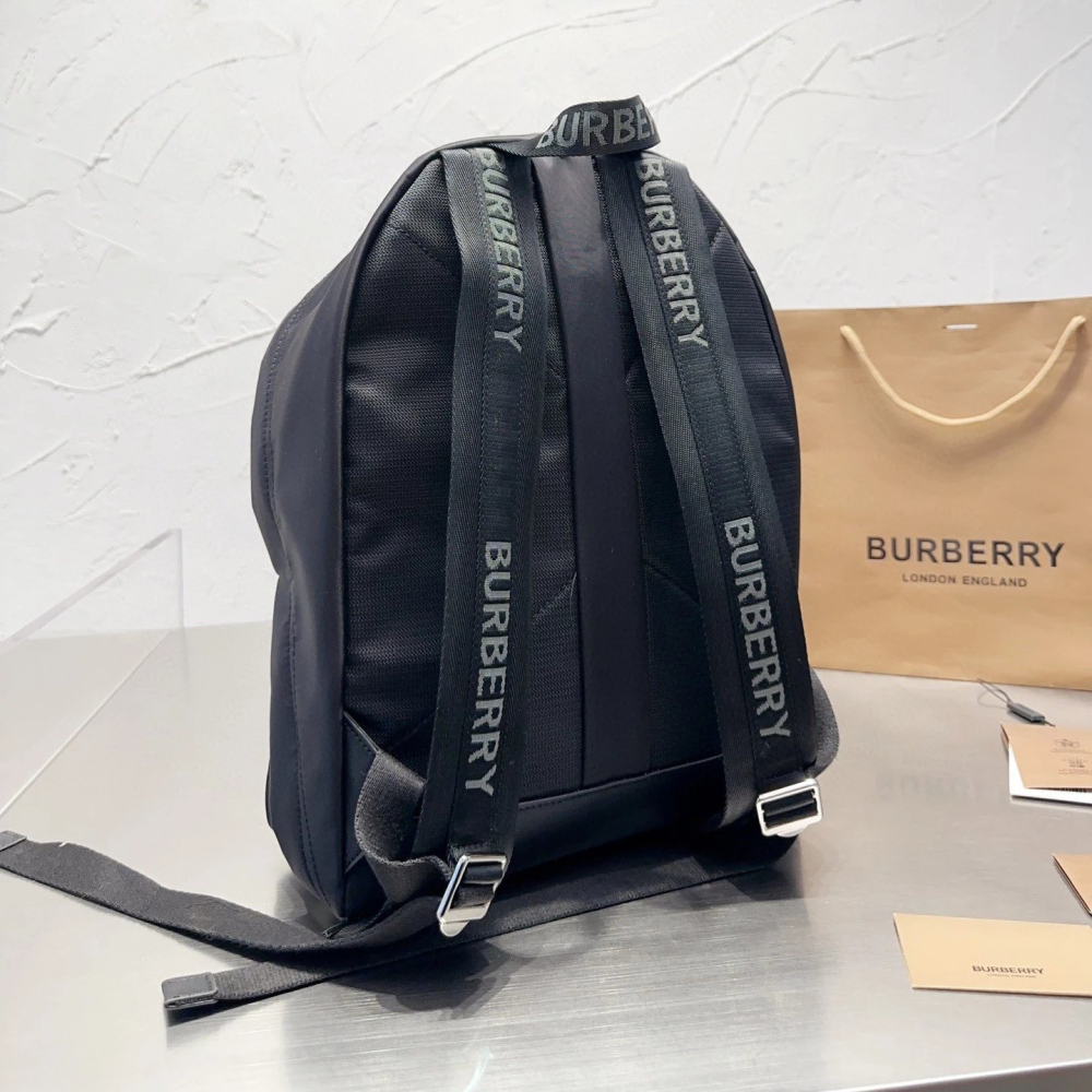 BURBERRY戰馬雙肩包 巴寶莉背包 男女通用背包 男生雙肩後背包 輕量尼龍筆電背包 防潑水休閒包 學生書包 商務通勤-細節圖5