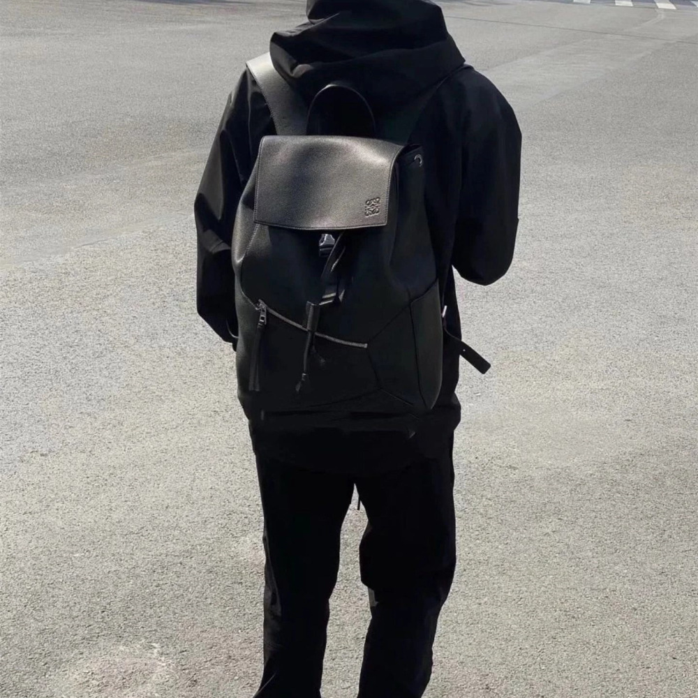 LOEWE羅意威雙肩包 puzzle背包 戶外旅行包 男生雙肩後背包 大容量通勤包 休閒運動包 商務出差筆電背包 牛皮電-細節圖4