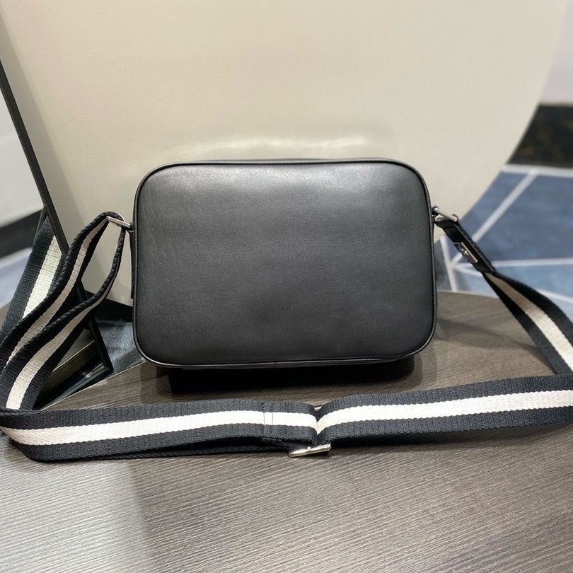 Bally巴利包包 男生斜背包 男士相機包 真皮包包 黑色牛皮男包 時尚通勤包 運動包 多隔層小方包 小背包男 旅行包-細節圖2