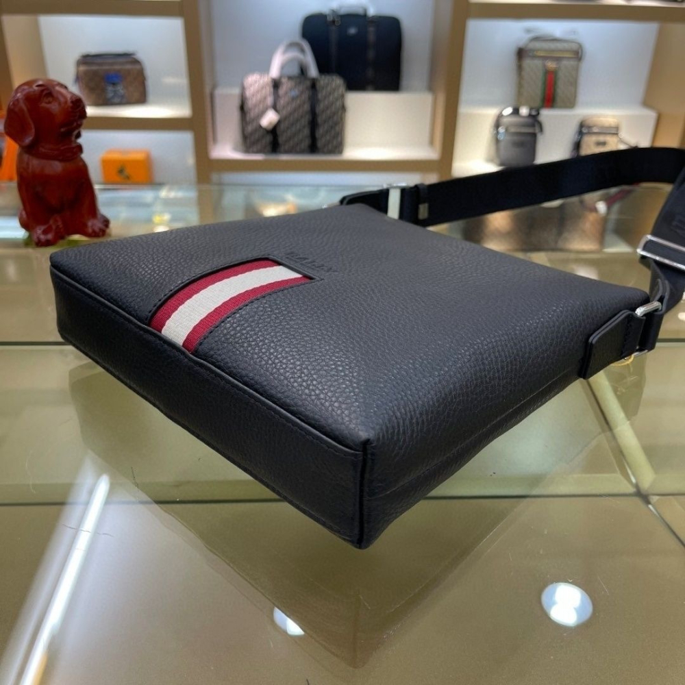 Bally巴利包包 男士斜背包 黑色荔枝紋牛皮背包 高檔通勤男包 皮質包包男 商務旅行包 公事包 單肩包 側背包-細節圖5