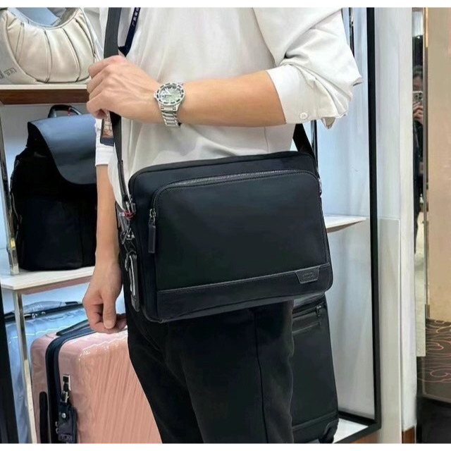 TUMI途明包包 HARRISON系列9602056D牛皮單肩包 商務休閒包 黑色皮質男包 真皮背包 多功能多隔層斜背包-細節圖2