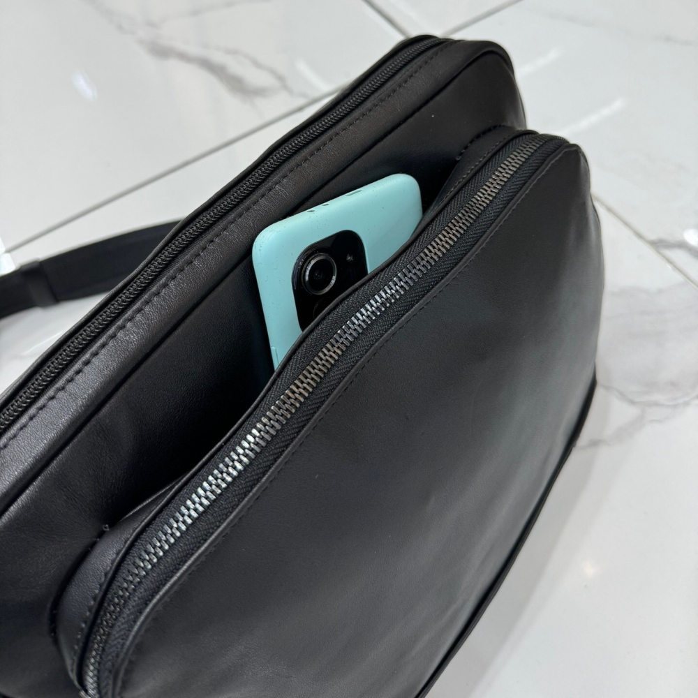 TUMI途明包包 HARRISON系列9602056D牛皮單肩包 商務休閒包 黑色皮質男包 真皮背包 多功能多隔層斜背包-細節圖6