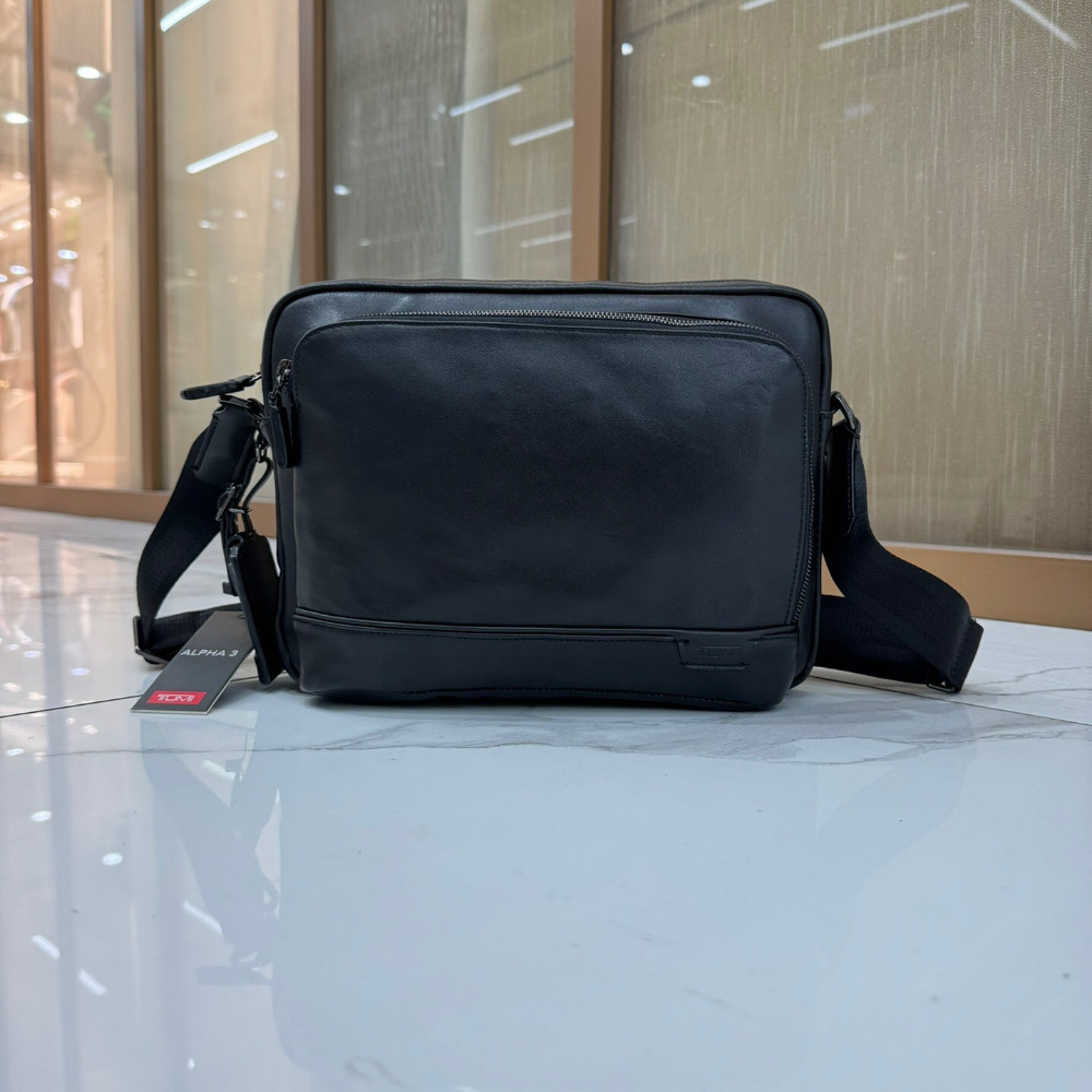 TUMI途明包包 HARRISON系列9602056D牛皮單肩包 商務休閒包 黑色皮質男包 真皮背包 多功能多隔層斜背包-規格圖9