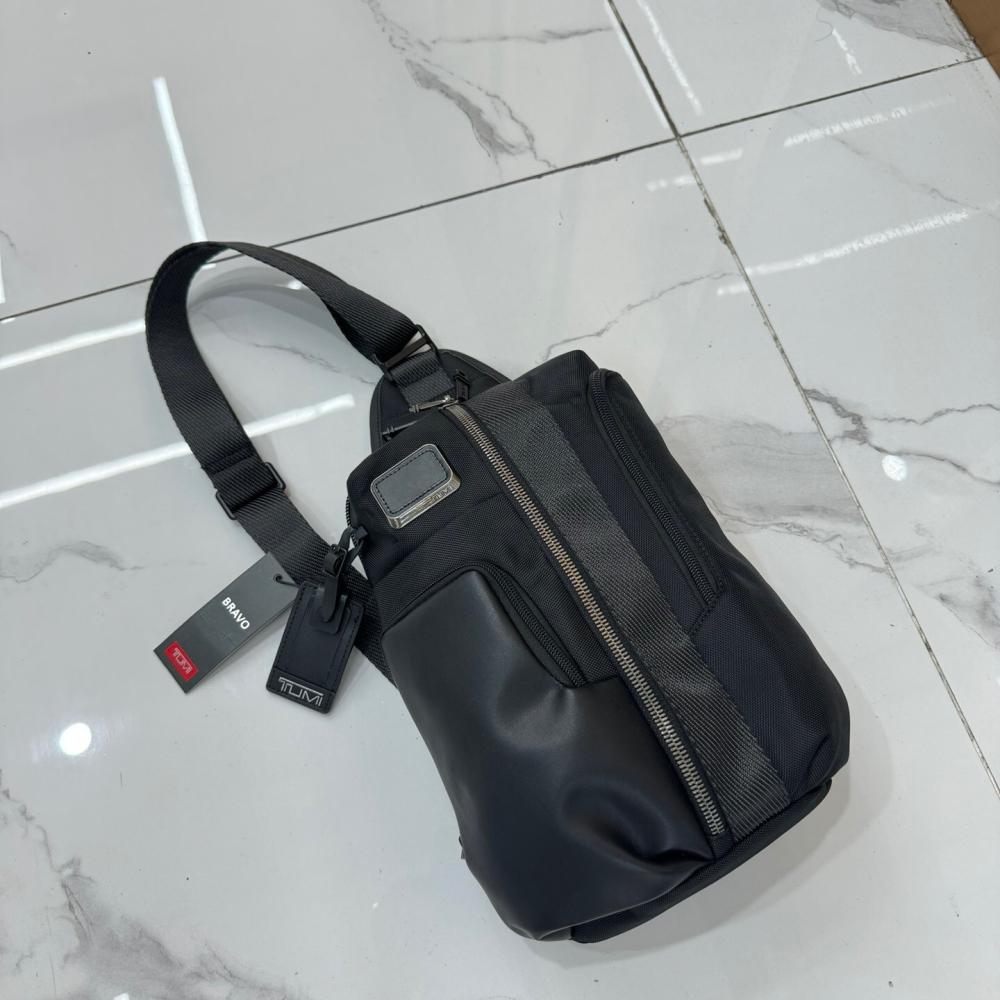 TUMI途明包包 232393男士胸包 時尚休閒包 通勤百搭男包 彈道尼龍拼牛皮背包 大容量側背包 斜背包 旅行包 腰包-細節圖4