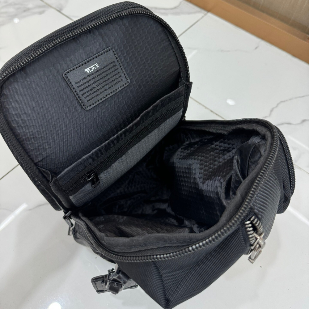 TUMI途明包包 232393男士胸包 時尚休閒包 通勤百搭男包 彈道尼龍拼牛皮背包 大容量側背包 斜背包 旅行包 腰包-細節圖11