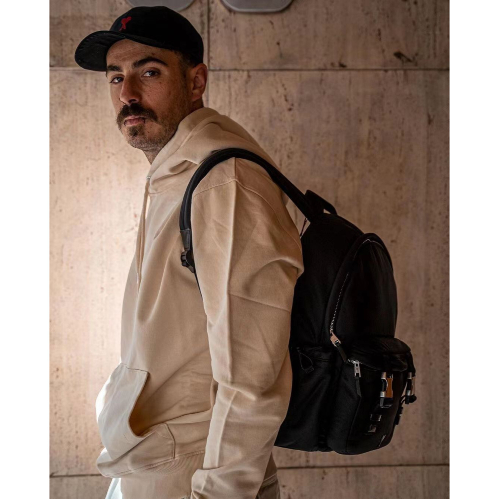 Ami雙肩包 男女通用雙肩後背包 防潑水黑色尼龍背包 簡約大方休閒包 運動包 旅行包 大容量手提袋 側背包 學生書包-細節圖6