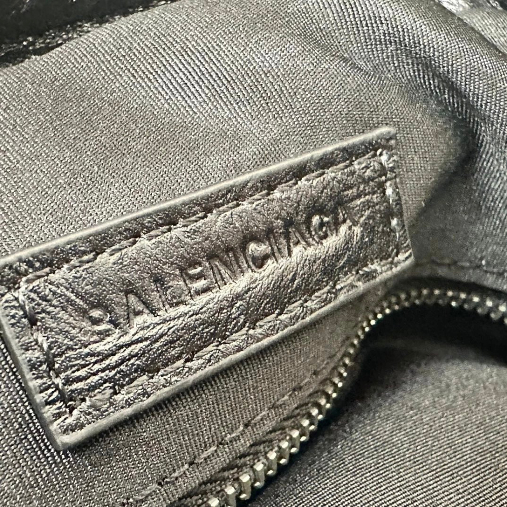 BALENCIAG巴黎世家包包 23crush系列鏈條包 機場包 女生包包 黑色皮質背包 時尚休閒垃圾袋 真皮單肩包 手-細節圖6