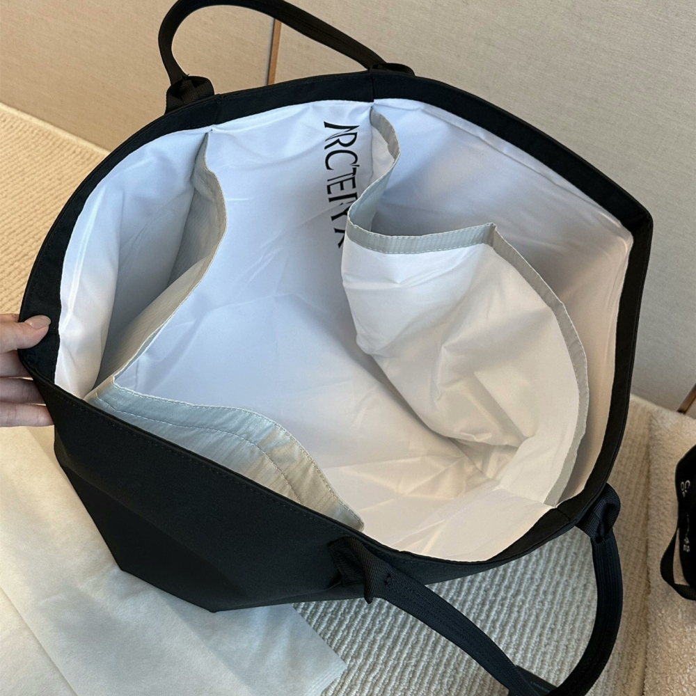 ARC＇TERYX始祖鳥包包 男女通用托特包 黑色防潑水耐磨面料手提袋 大方包 購物袋 旅行包 時尚通勤女包 女生單肩包-細節圖9