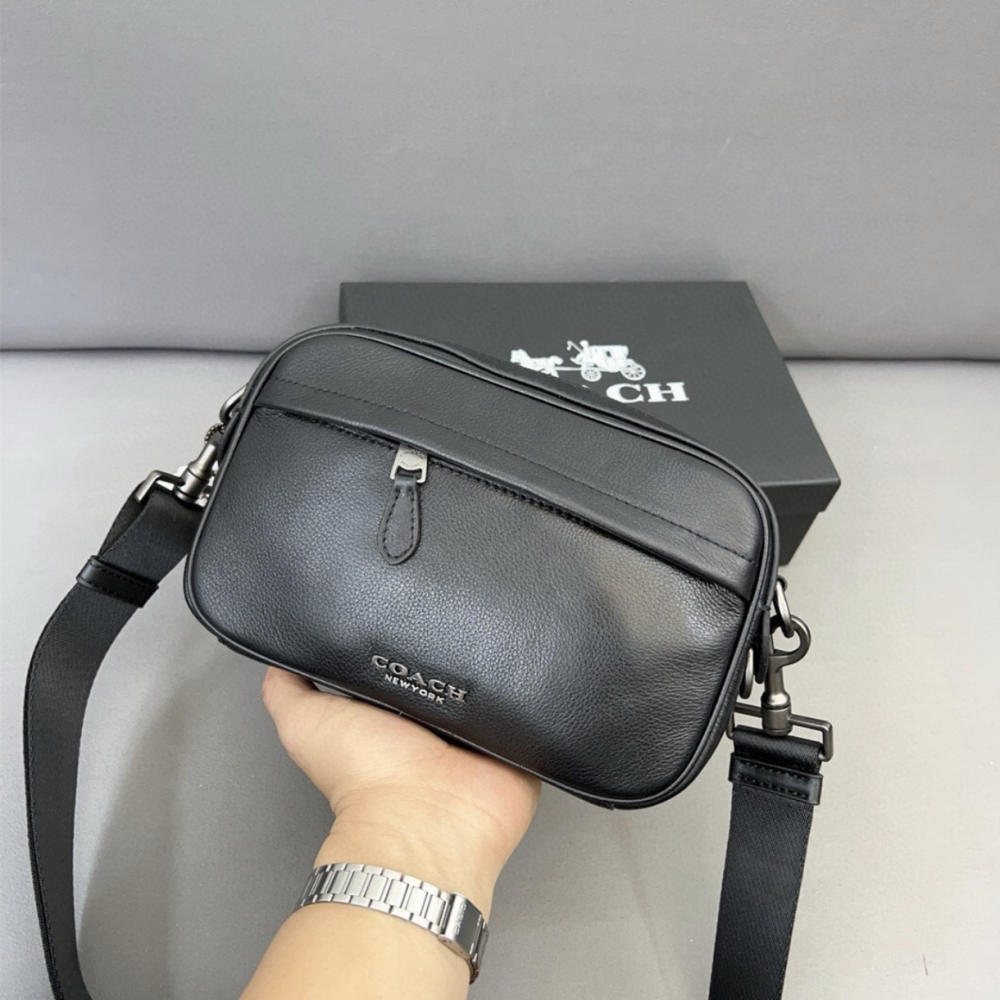蔻馳相機包 coach包包 男生包包 男士斜背包 小背包 休閒運動包 旅行包 通勤百搭男包 手機袋 多隔層單肩包 黑色真-細節圖3