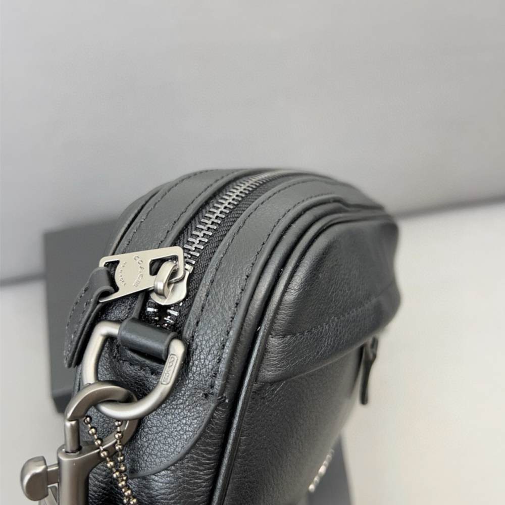 蔻馳相機包 coach包包 男生包包 男士斜背包 小背包 休閒運動包 旅行包 通勤百搭男包 手機袋 多隔層單肩包 黑色真-細節圖7