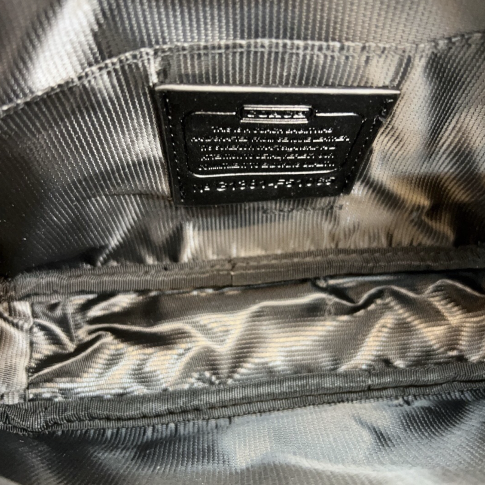 蔻馳相機包 coach包包 男生包包 男士斜背包 小背包 休閒運動包 旅行包 通勤百搭男包 手機袋 多隔層單肩包 黑色真-細節圖9