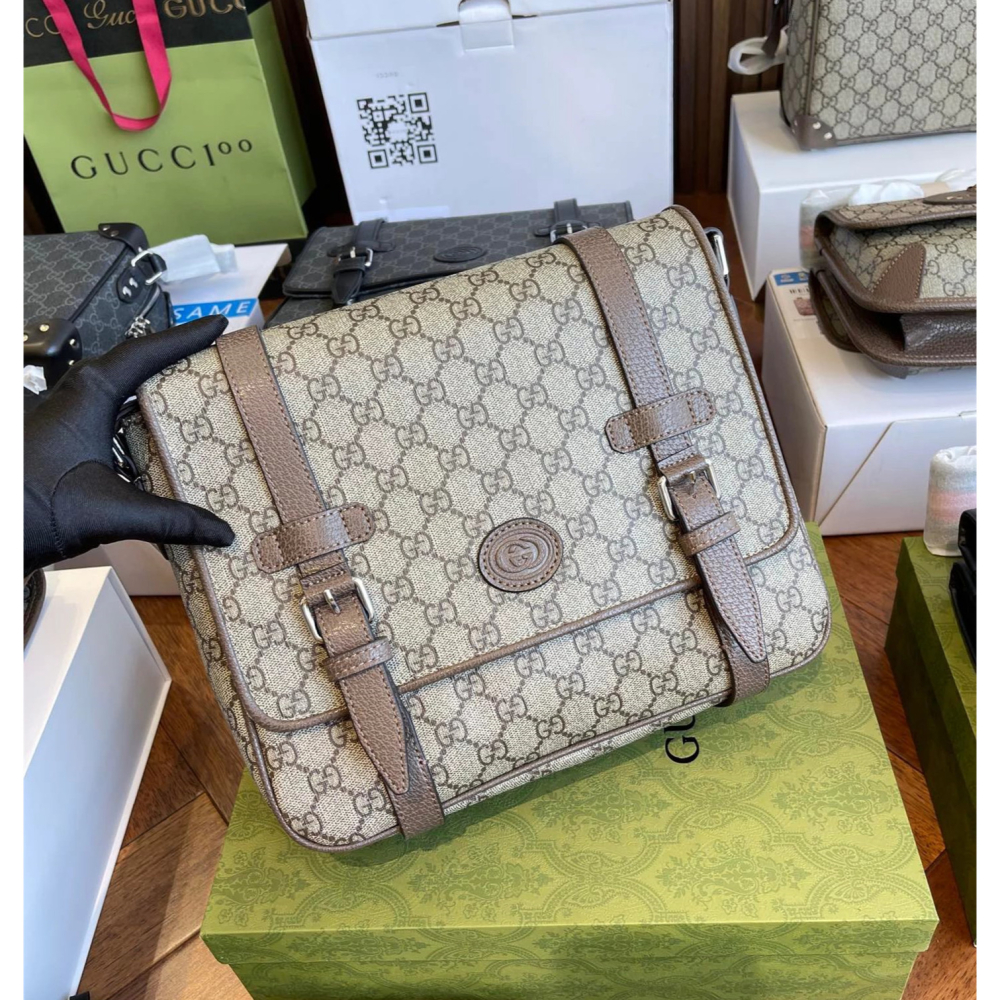 GUCCI郵差包 古馳包包 男生斜背包 單肩包 側背包 經典老花PVC拼牛皮翻蓋包 大容量背包男 公事包 商務通勤男包-細節圖2
