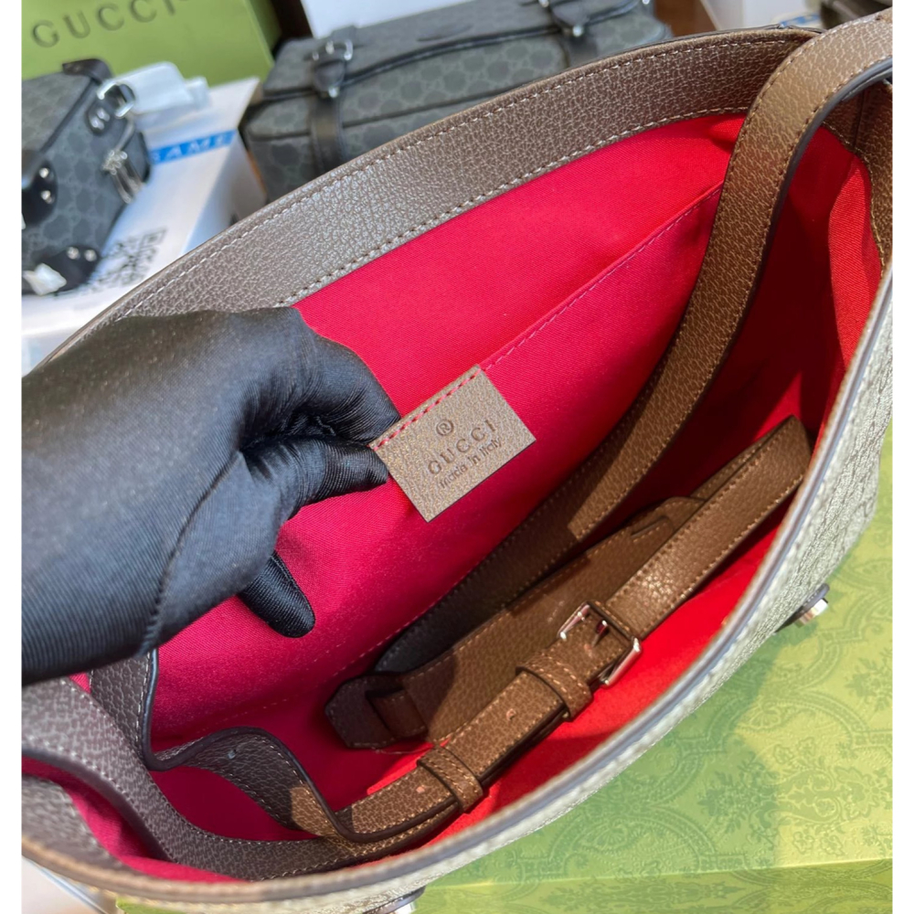 GUCCI郵差包 古馳包包 男生斜背包 單肩包 側背包 經典老花PVC拼牛皮翻蓋包 大容量背包男 公事包 商務通勤男包-細節圖4