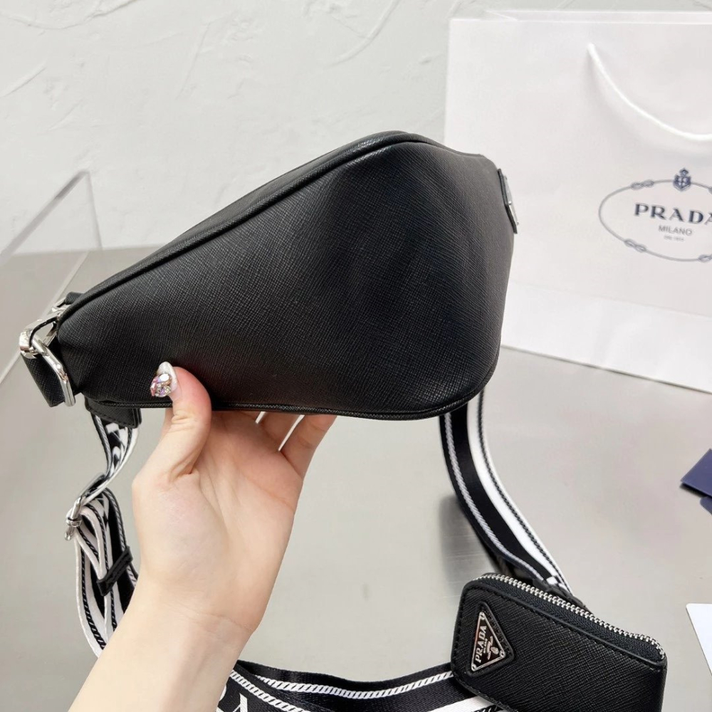 Prada普拉達包包 二合一三角包 Triangle Saffiano皮質壓花徽標單肩包 男女通用斜背包 時尚休閒包 通-細節圖5