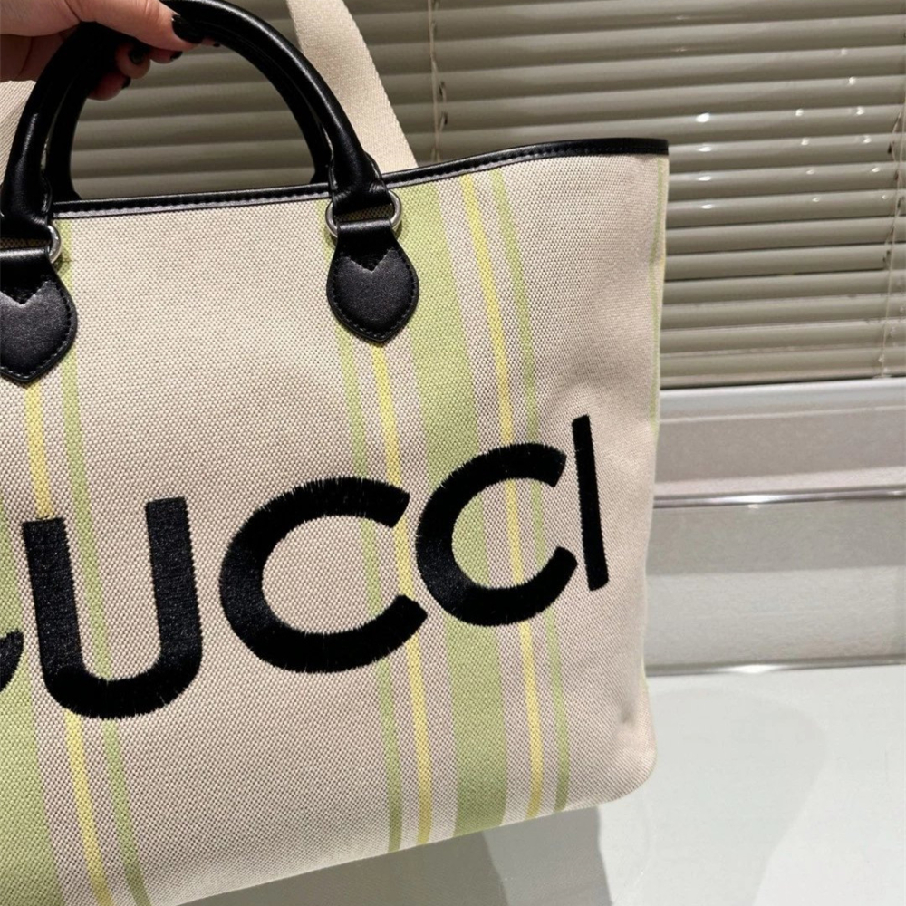 Gucci古馳包包 女生包包 大容量托特包 字母包 大方包 購物袋 帆布包 大號手提袋 媽咪包 休閒通勤包-細節圖9