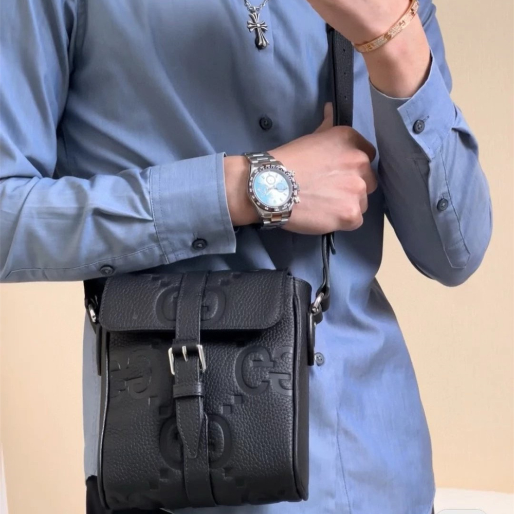 Gucci相機包 古馳包包 男女通用斜背包 經典老花壓紋黑色真皮背包 小背包 翻蓋郵差包 手機袋 旅行包 通勤百搭男包女-細節圖4