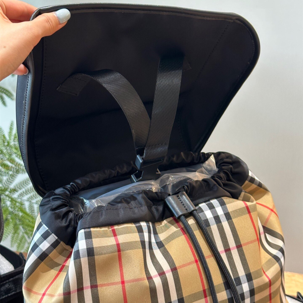 BURBERRY雙肩包 戰馬背包 巴寶莉雙肩後背包 男生背包 男女通用背包 手提袋 大容量翻蓋包 商務通勤包 休閒包 運-細節圖9